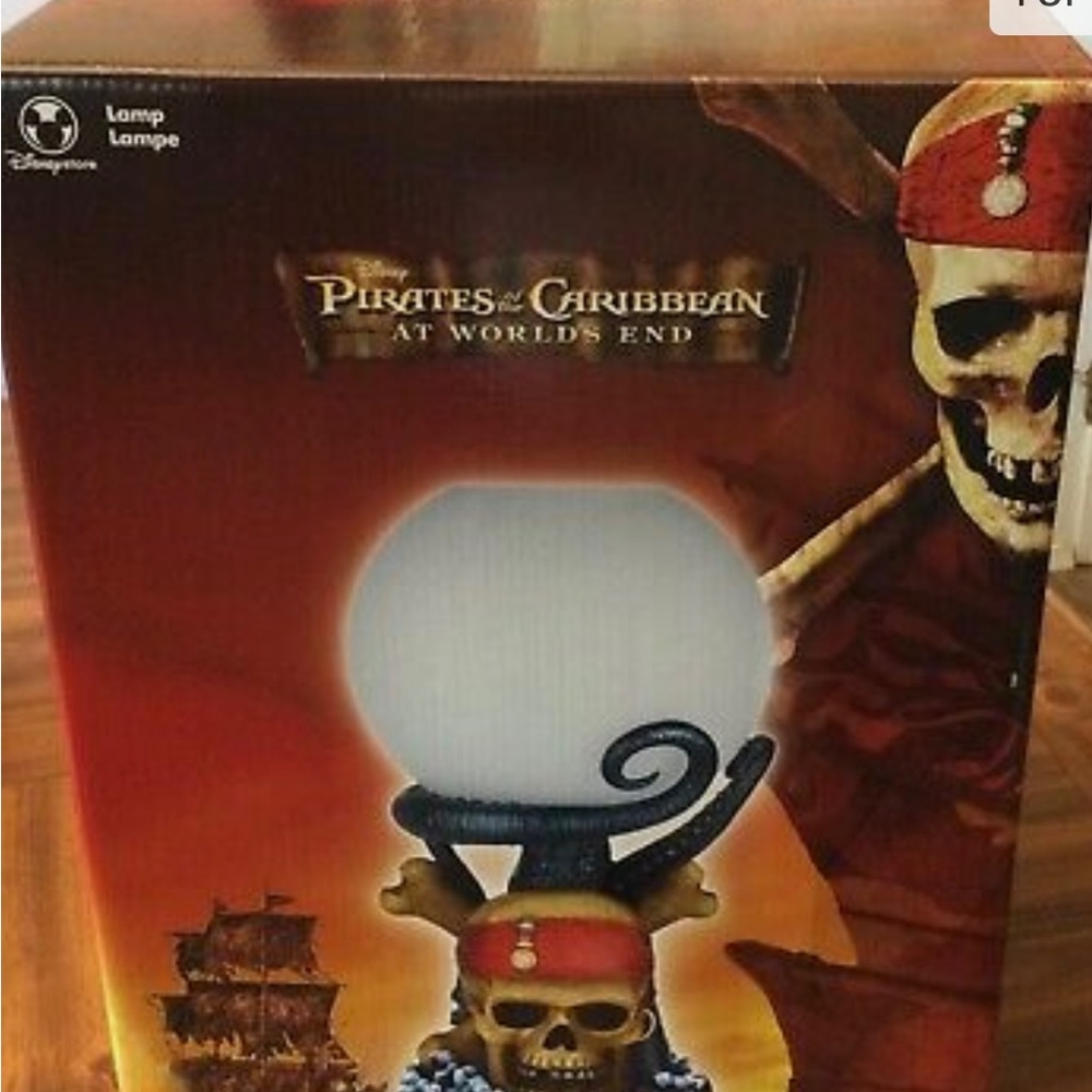 NEW Pirates of the Caribbean at World's End Skull Octopus Lamp Walt Disney BOXED - Picture 6 of 10